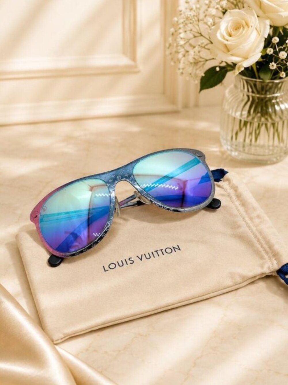 Authentic Louis Vuitton Evidence Sunglasses Rainbow Mirror Lens Monogram Frame